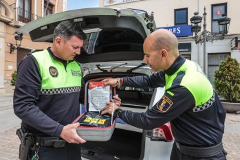 Los agentes usaron el desfibrilador | Ayuntamiento de Elda.  