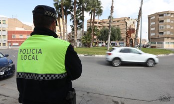 Imagen de archivo de un Policía Local de Elda | J.C.