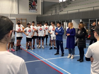 La alcaldesa, Irene Navarro, y la edil de Deportes, Patricia Martínez, han asistido esta mañana a la inauguración del campus. 