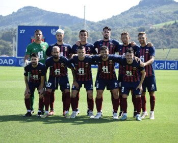  Primera alineción del Eldense en partido oficial de Liga | Sergio Navarro.