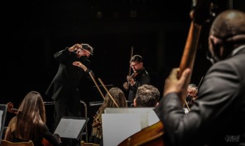 Octavio J Peidró fue el encargado de dirigir a la orquesta durante el concierto | J.C. 