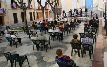 Imagen de uno de los conciertos de este verano en la Plaça de Baix.