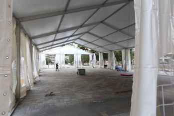 El viento atrasa la inauguración de la pista de hielo a mañana
