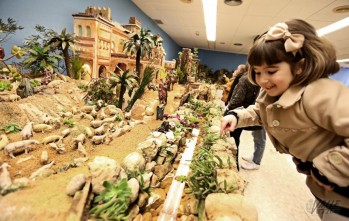 Cientos de niños y mayores visitarán el belén durante las próximas semanas | Jesús Cruces.