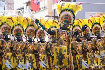 Los festeros han deslumbrado con sus trajes | Marta Maestre. 