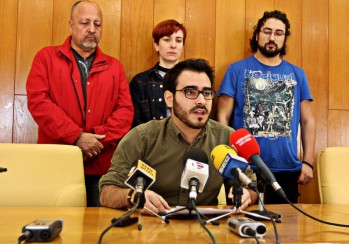 Alarcón y los miembros de Sí se puede han presentado esta iniciativa | Jesús Cruces