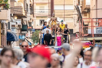 La celebración del Orgullo LGTBIQ+ volvió a Elda | Nando Verdú. 