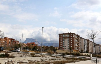 El solar en el que se debería instalar el circo permanece cerrado | Jesús Cruces.