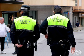 La Policía Local de Elda patrulló por diferentes zonas de la ciudad | Marta Maestre. 