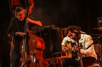 Carmona demostró ser un maestro con la guitarra. 