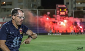 El técnico José Juan Romero no conoce la victoria con el Eldense | J.C.