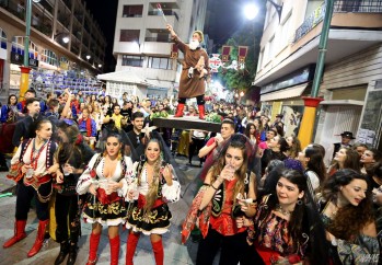 En la noche del domingo el San Antón viviente volverá a las calles de Elda | Jesús Cruces.