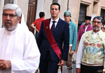 Alfaro participó en los actos de Fallas antes de ser ingresado | Jesús Cruces.