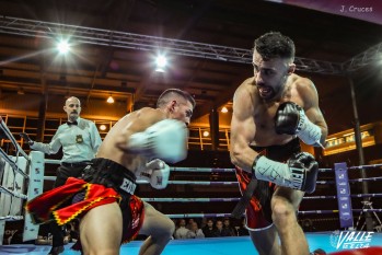 El boxeador eldense hizo su debut como profesional en Elda | J.C.