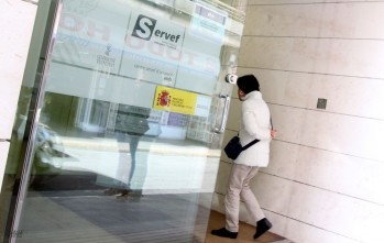 Baja el paro en Elda y Petrer en casi 300 personas
