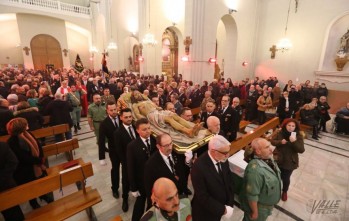 La iglesia se ha llenado para esta procesión| Jesús Cruces.