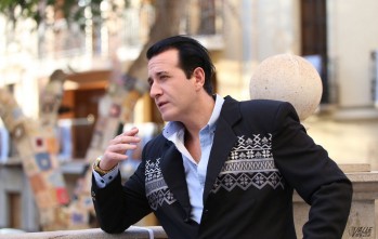 Abraham Cañada ha cumplido su sueño de poder vivir de imitar a su ídolo Elvis Presley.