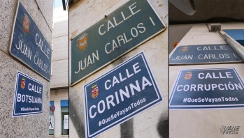 Unas 10 pegatinas se encuentran en la calle Juan Carlos I con nombres relacionados con el rey emérito.
