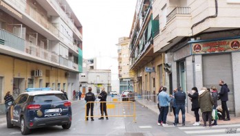 El derrumbamiento de una vivienda en Hernán Cortés obliga a desalojar a los vecinos