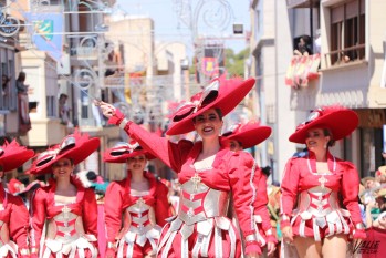 Los festeros han desfilado al son de los pasodobles | Marta Maestre. 