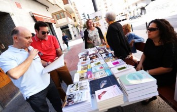 Imagen de archivo de Libros en la calle | Jesús Cruces.