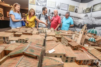 En la muestra está expuesta la maqueta creada por los hermanos Antonio y Emilio Gisbert sobre cómo era la Elda de los primeros años 30.