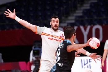 Gedeón Guardiola durante el partido contra Argentina. Foto de la Real Federación Española de Balonmano.