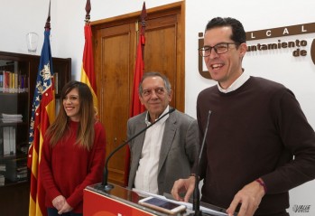 El secretario autonómico de Educación, Miguel Soler, ha visitado hoy Elda | Jesús Cruces.