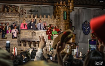 Ramón García i Soler ha dirigido el pasodoble desde el Castillo de Embajadas| J.C.