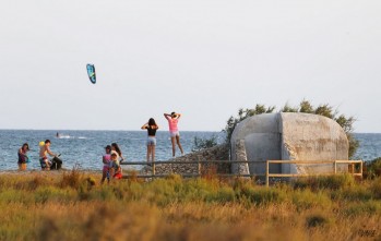 La Generalitat busca jóvenes con carnet para vigilar las playas por 1.400 euros al mes