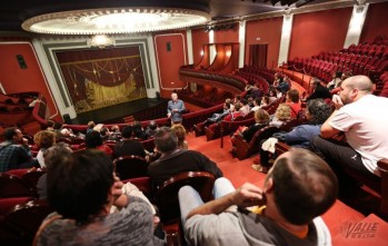 Medio centenar de personas pudieron conocer a fondo el Teatro Castelar | Jesús Cruces.