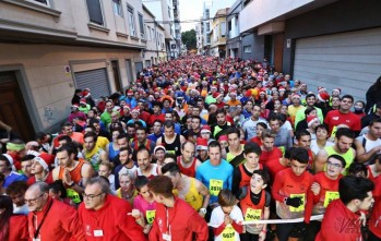 Imagen de la multitudinaria salida de la pasada San Silvestre cuando se hizo récord | Jesús Cruces.