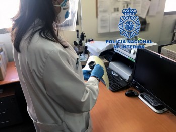 La policía ha descubierto este delito.
