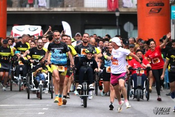 La carrera comenzó a las 19:30 horas | Marta Maestre. 