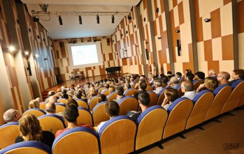 Unas 150 personas acudieron a esta charla sobre el PRI de la Jaud | Jesús Cruces.
