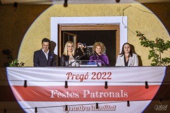 Begoña Tenés pregonó el inicio de las Fiestas Patronales de Petrer. 