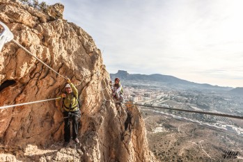 Las vías ferratas son un gran atractivo para amantes del deporte y la montaña | Jesús Cruces. 