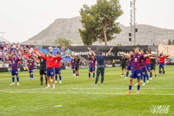 El Eldense podría asegurar la permanencia el próximo fin de semana | Nando Verdú.