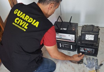 Imagen de algunas de las baterías recuperadas.