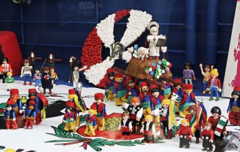 Imagen de la recreación de los Moros y Cristianos con Playmobil | Jesús Cruces.