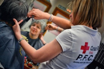 Comienzan los cursos de Cruz Roja de Elda de celador y peluquería