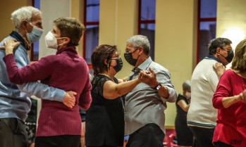 Los Bailes para mayores regresaron este fin de semana en el Centro Cívico y Juvenil | J.C.