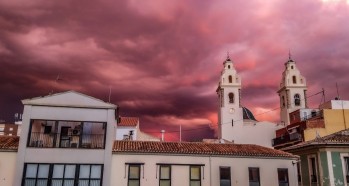 El cielo se ha teñido de rojo durante el atardecer | Pedro Cruces.
