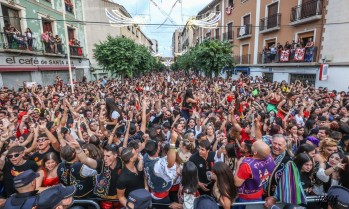 La Entrada de Bandas ha vuelto a reunir a miles de personas.