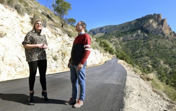 Irene Navarro y Fernando Díaz en el camino de los Chaparrales.