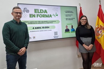 El técnico Chema Martínez y la edil María Gisbert en la presentación.