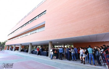 Más de un centenar de personas acudieron a la inauguración del edificio | Jesús Cruces.