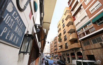 La céntrica José María Pemán se sustituirá por el nombre de la escritora Elia Barceló.