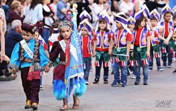 Los pequeños de Padre Manjón han desfilado en la Plaza Mayor | Jesús Cruces.