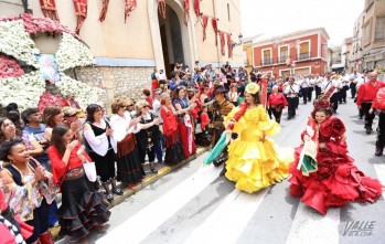 Los Contrabandistas a la salida de la iglesia | Jesús Cruces.